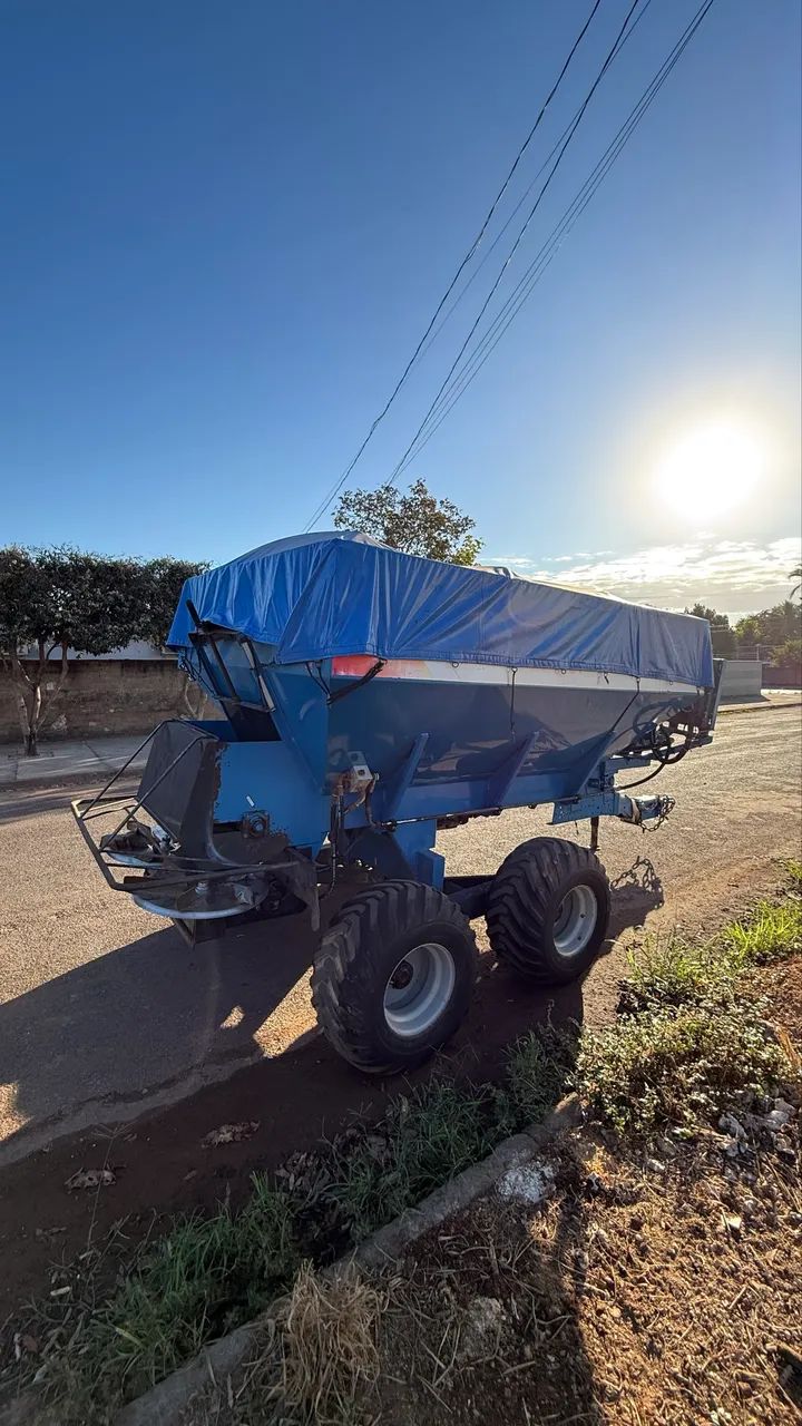 Distribuidor Sólidos Triton Taxa Variável 10Toneladas - Foto 3