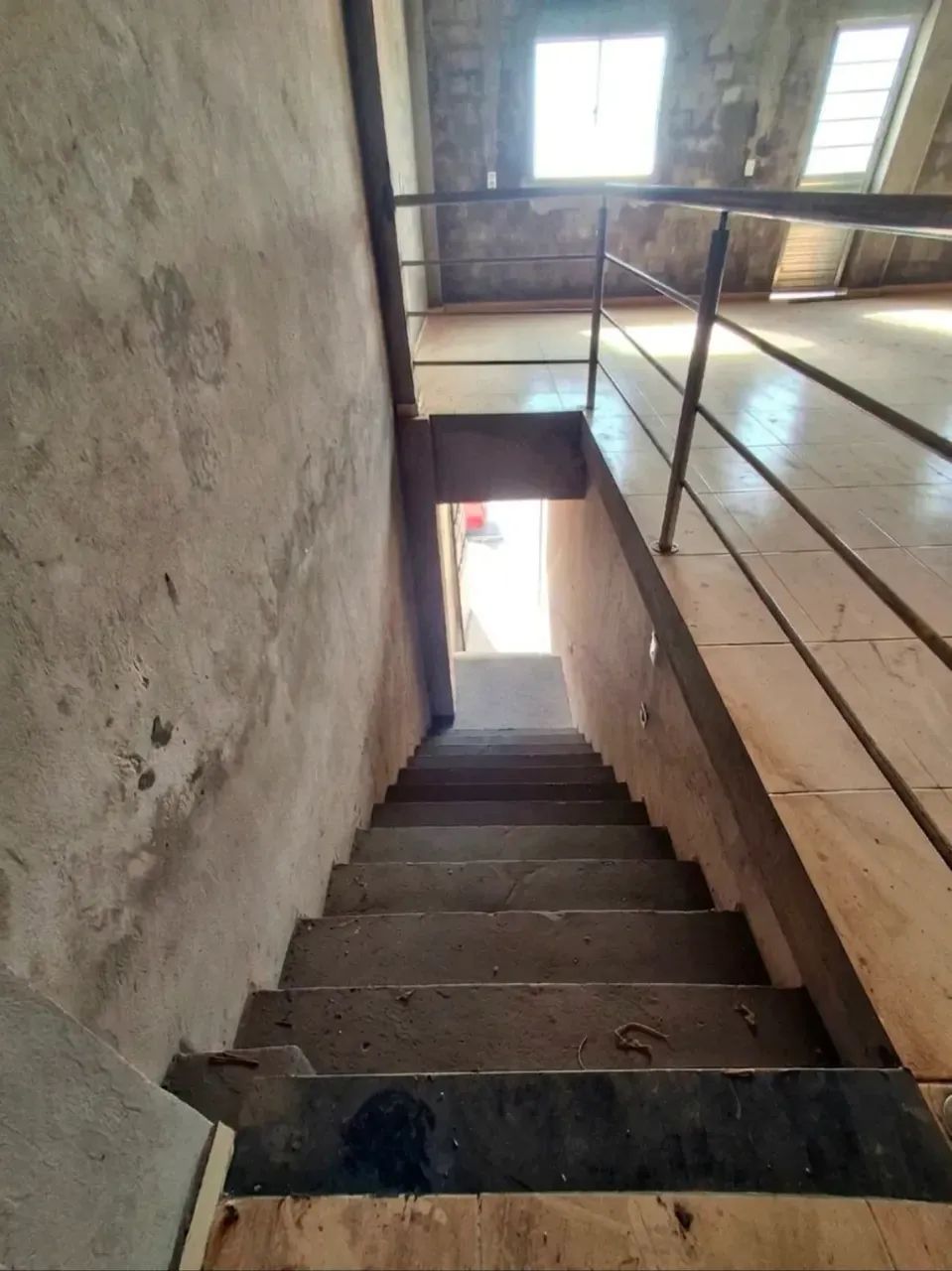 Alugo Ponto Comercial Piso Superior  Av 13 Maiobão