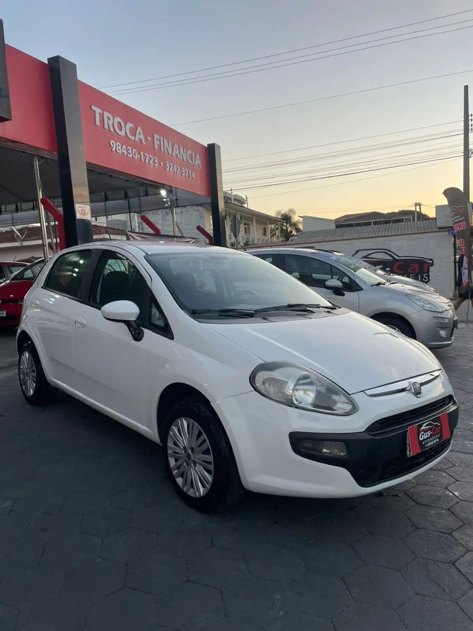 Fiat Punto Attractive 1.4 Fire Flex 8V 5P 2013 - Foto 3