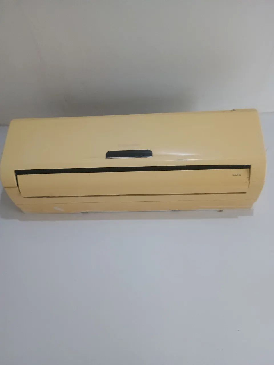 Ar-condicionado split Eletrolux 9 BTUs.