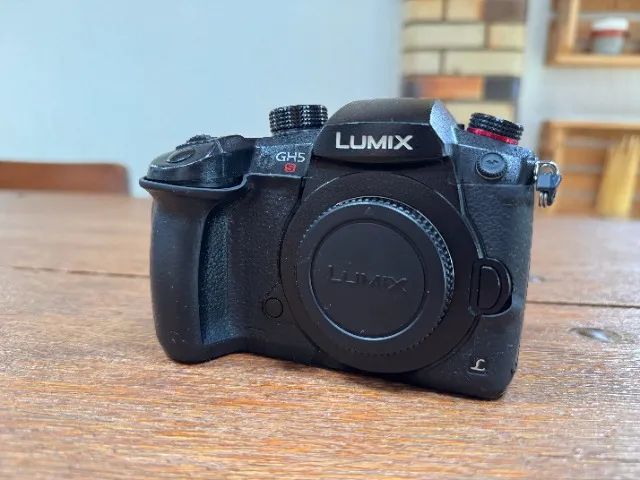 Câmera Panasonic Lumix GH5 -s  com super ISO - Foto 2