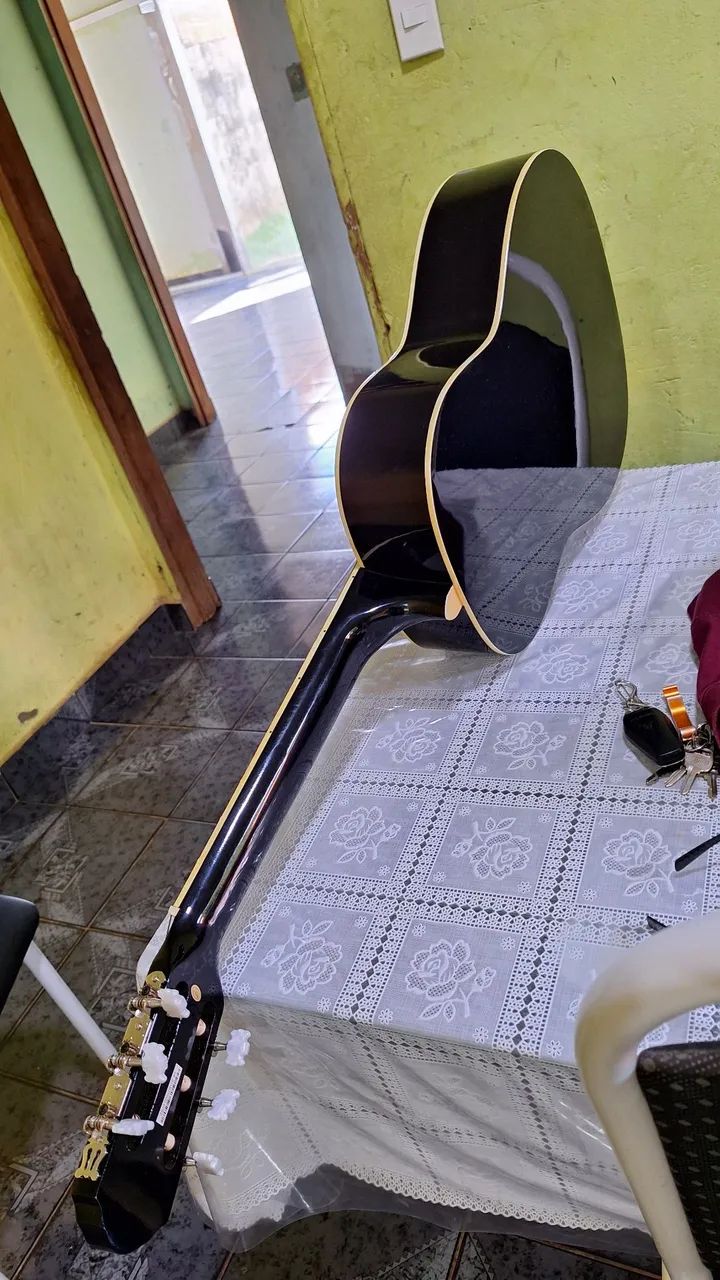 Violão praticamente novo com capa.  - Foto 3