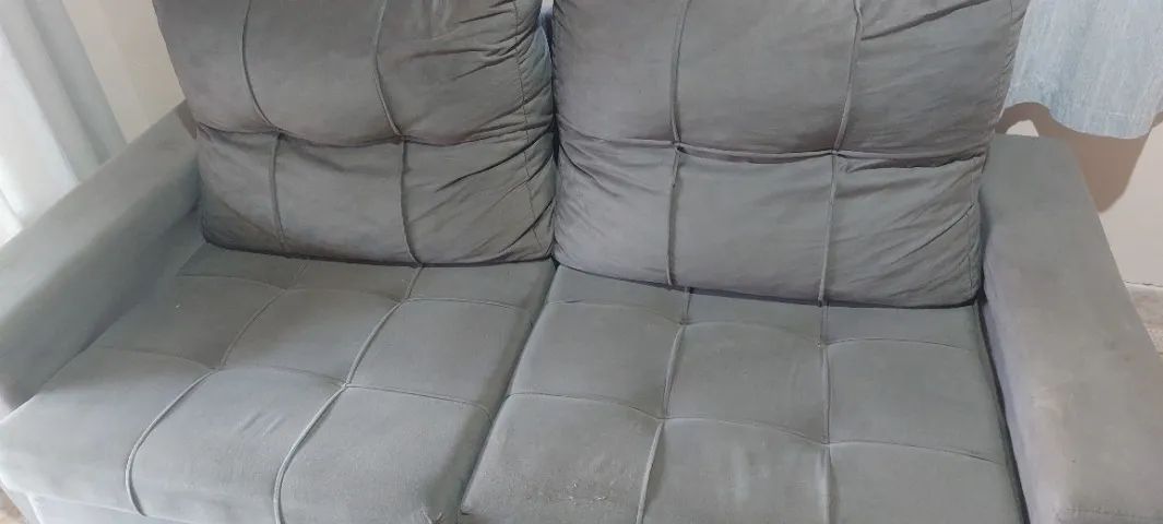 Vende-se sofá retrátil de dois lugares