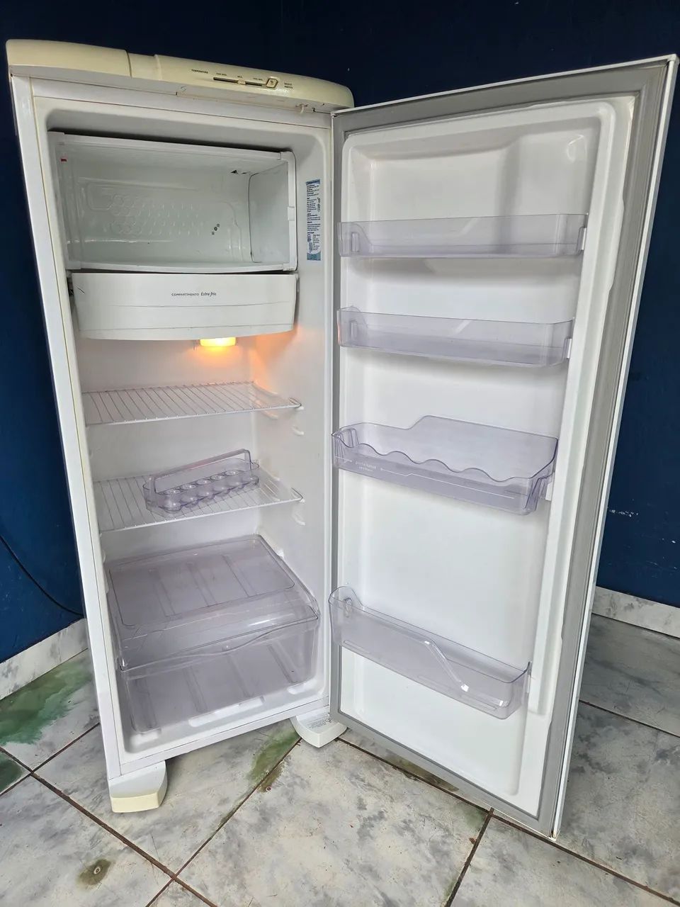 Vendo geladeira Electrolux  - Foto 2