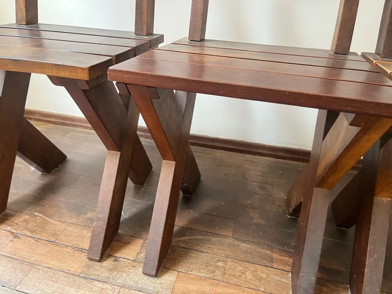 3 cadeiras madeira maciça 