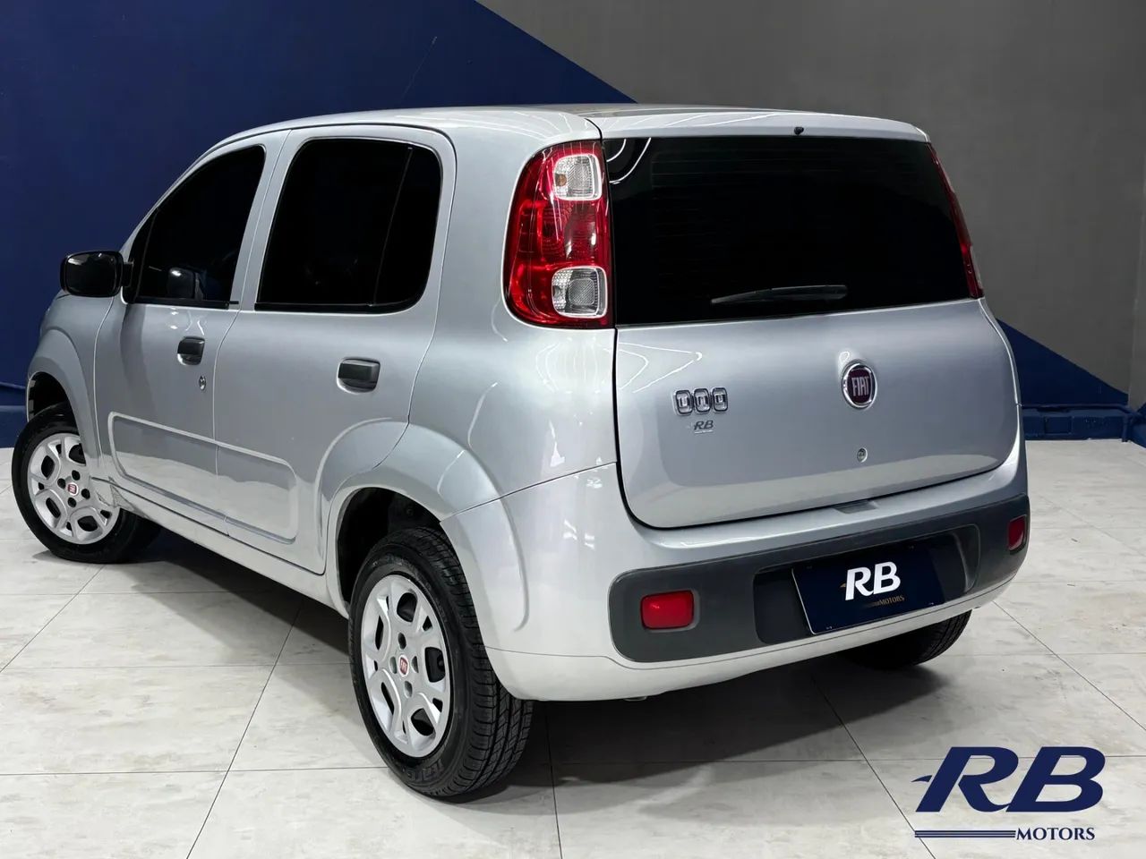 Fiat Uno Vivace 1.0 EVO Fire Flex 8V 3P 2014 - Foto 2