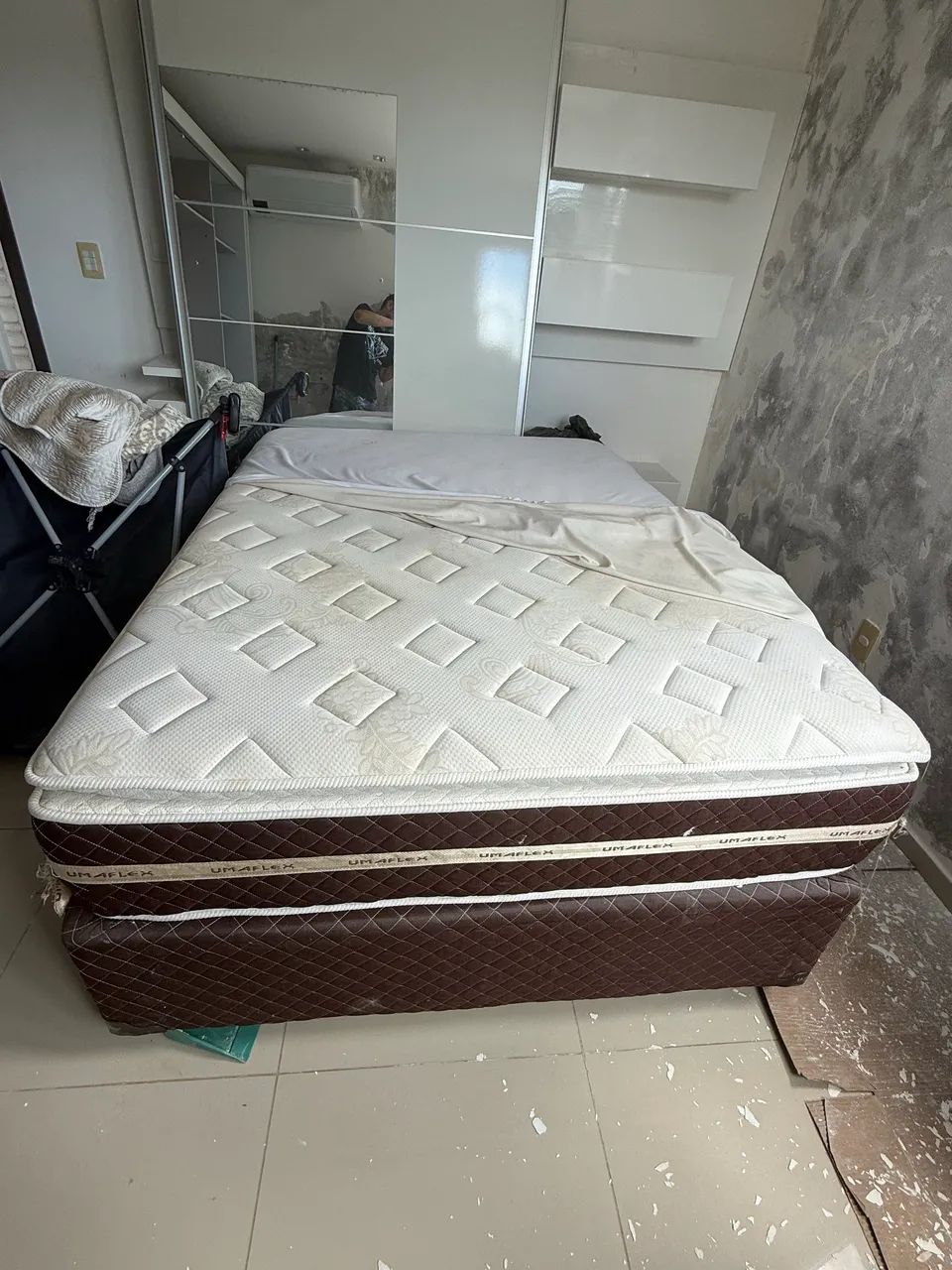 Cama de casal Box com colchão PilowTop perfeito estado