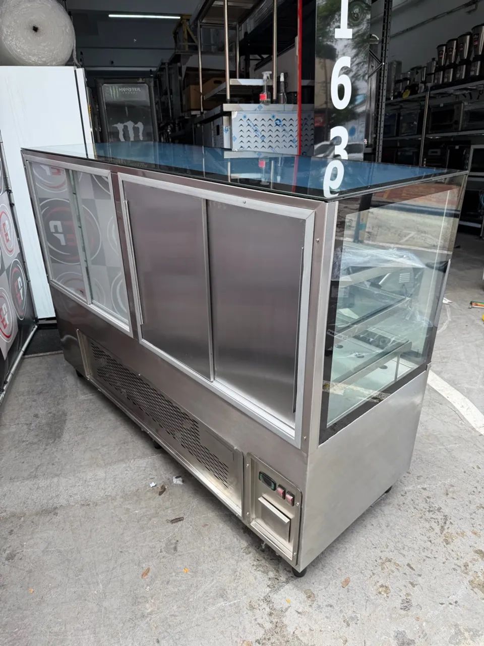 VENDO UMA VITRINE EXPOSITORA REFRIGERADA ESTADO DE NOVA - Foto 4