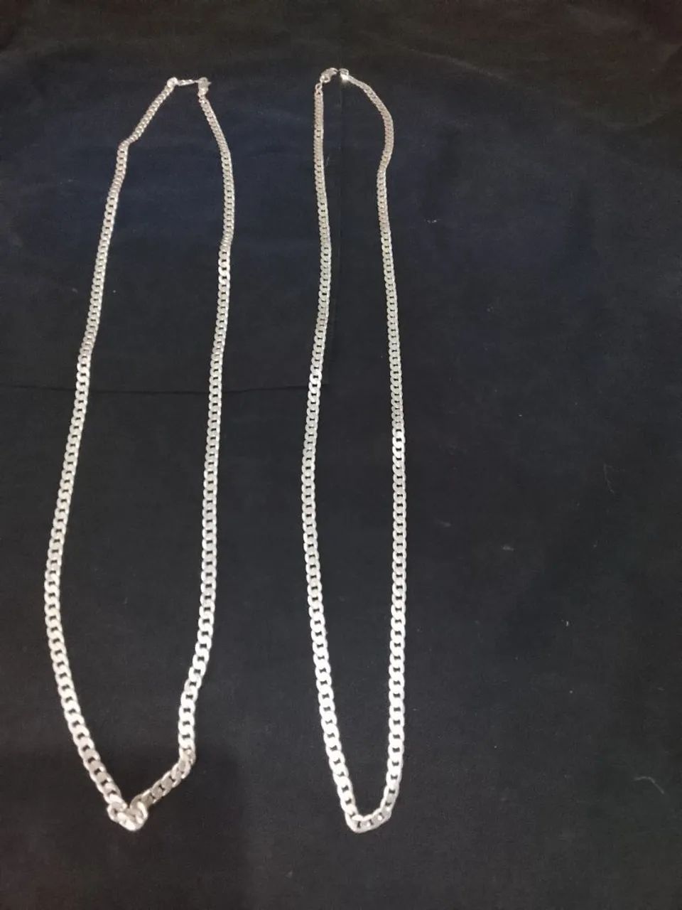 Correntes .em ótimo estado