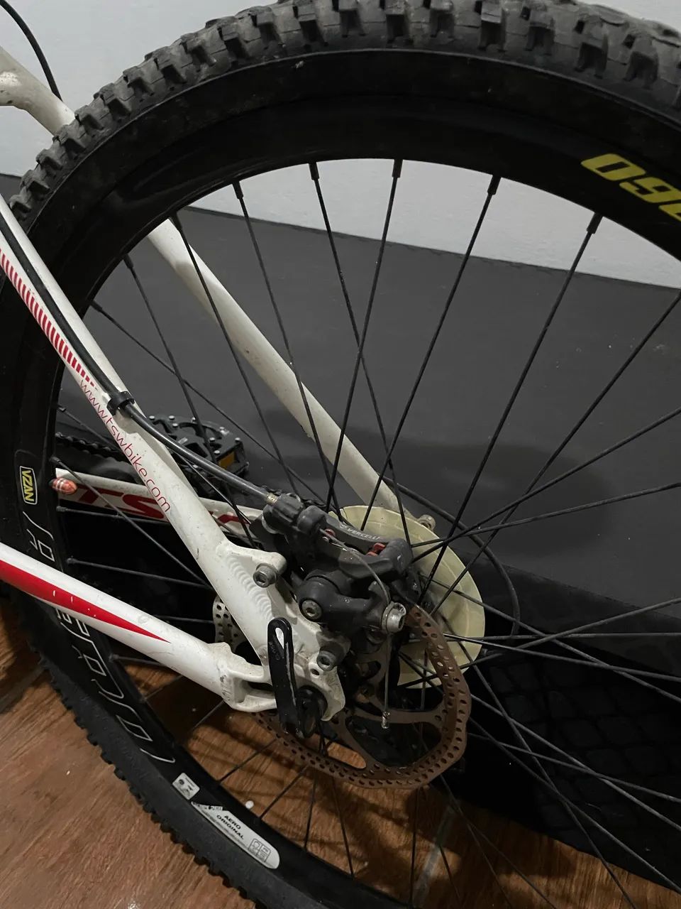 2 Bikes Aro 27,5 - TSW Hunter Alumínio + Houston Netuno - Freio a Disco - Foto 3