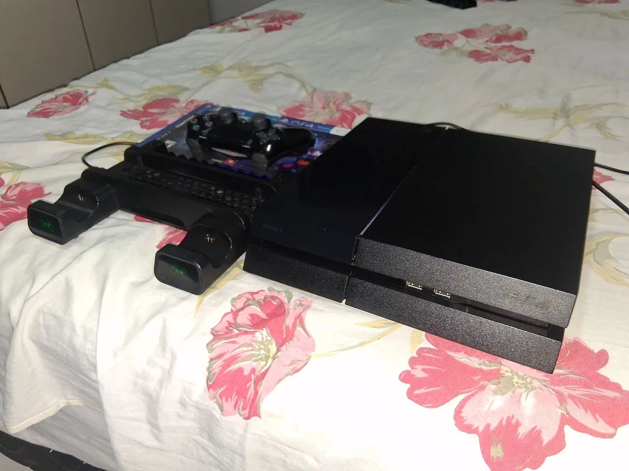 Ps4 semi novo em perfeito estado  - Foto 2