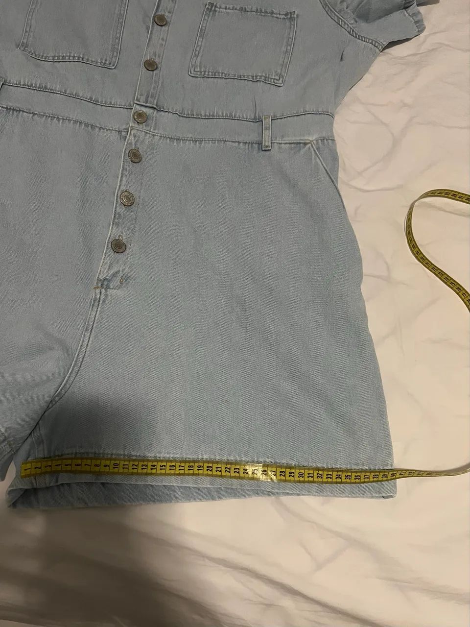 Macaquinho jeans plus size - Foto 4