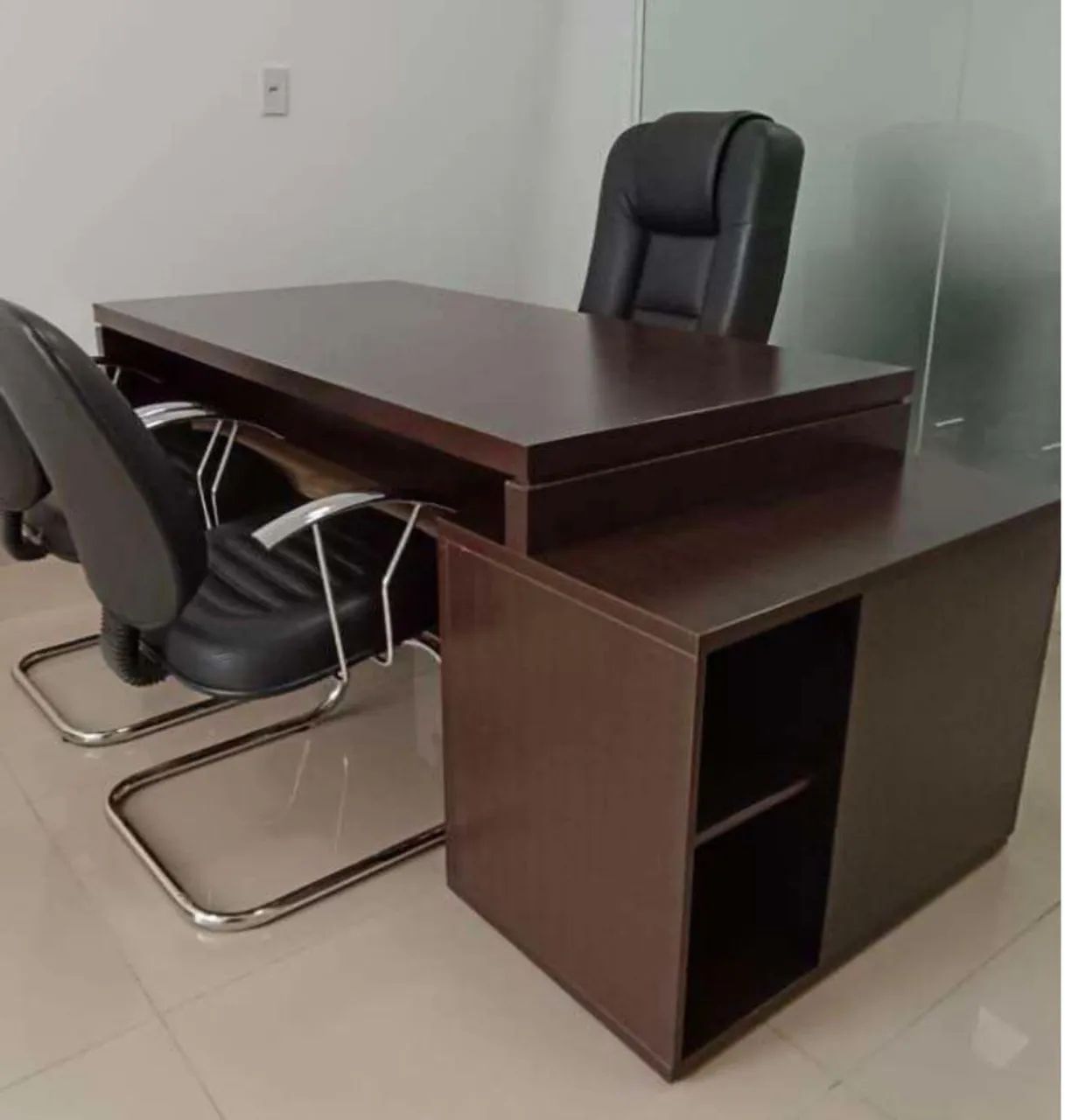 Conjunto Mesa e Cadeiras Presidente - Foto 2