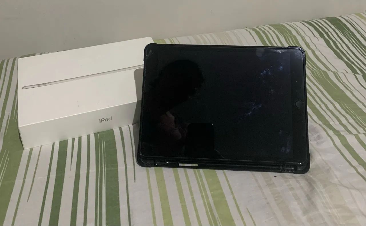 iPad novíssimo com Completo com caixa e cases