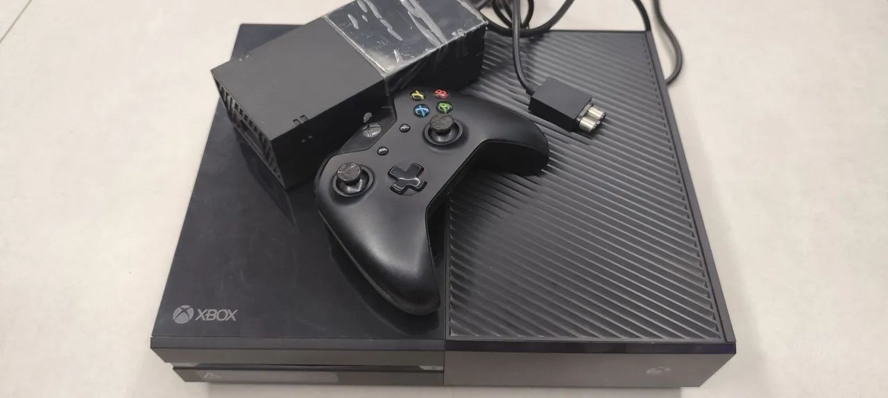 Console Xbox One + Controle Original + 2 Controles Extras - Foto 2