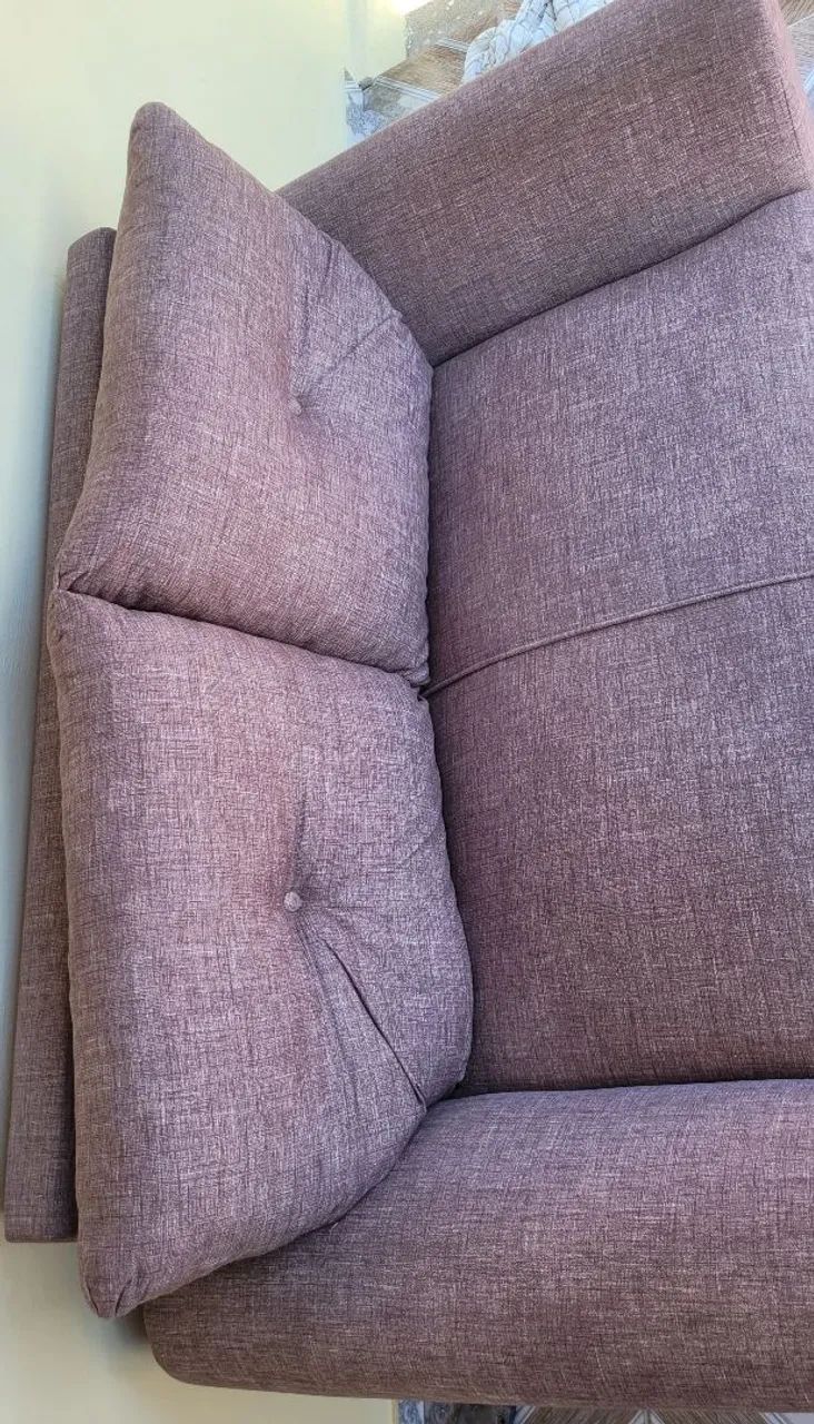 Sofá de dois lugares 