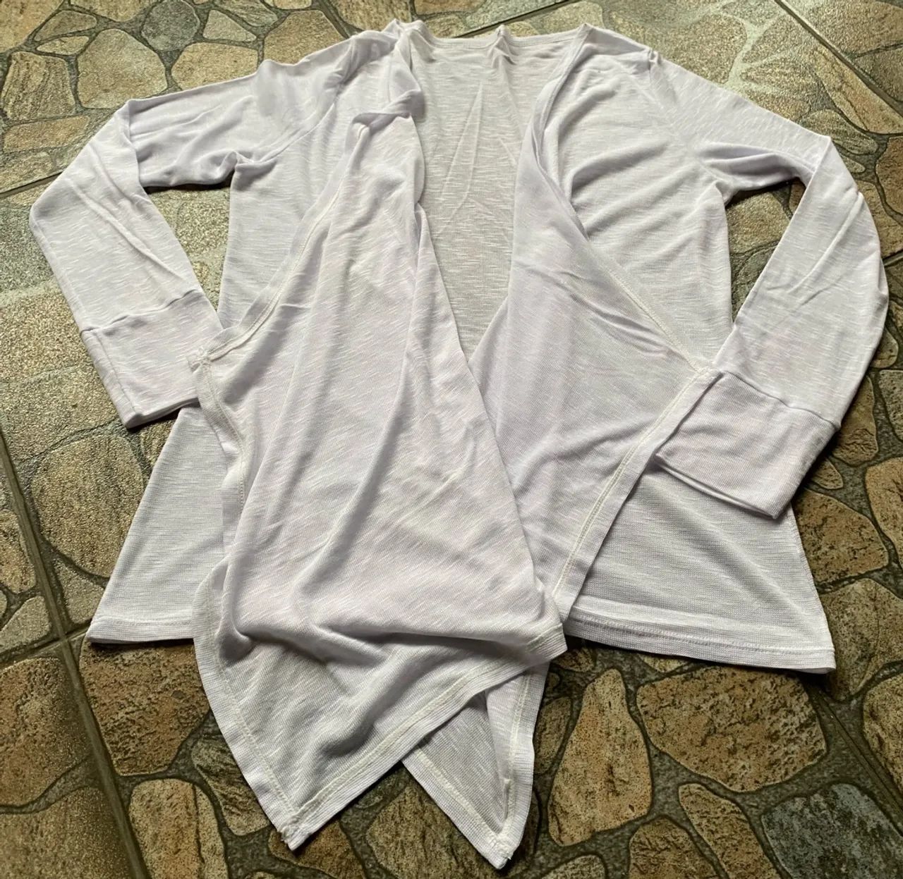 2 Blusas - TAM G - R$ 19,99 - Foto 3