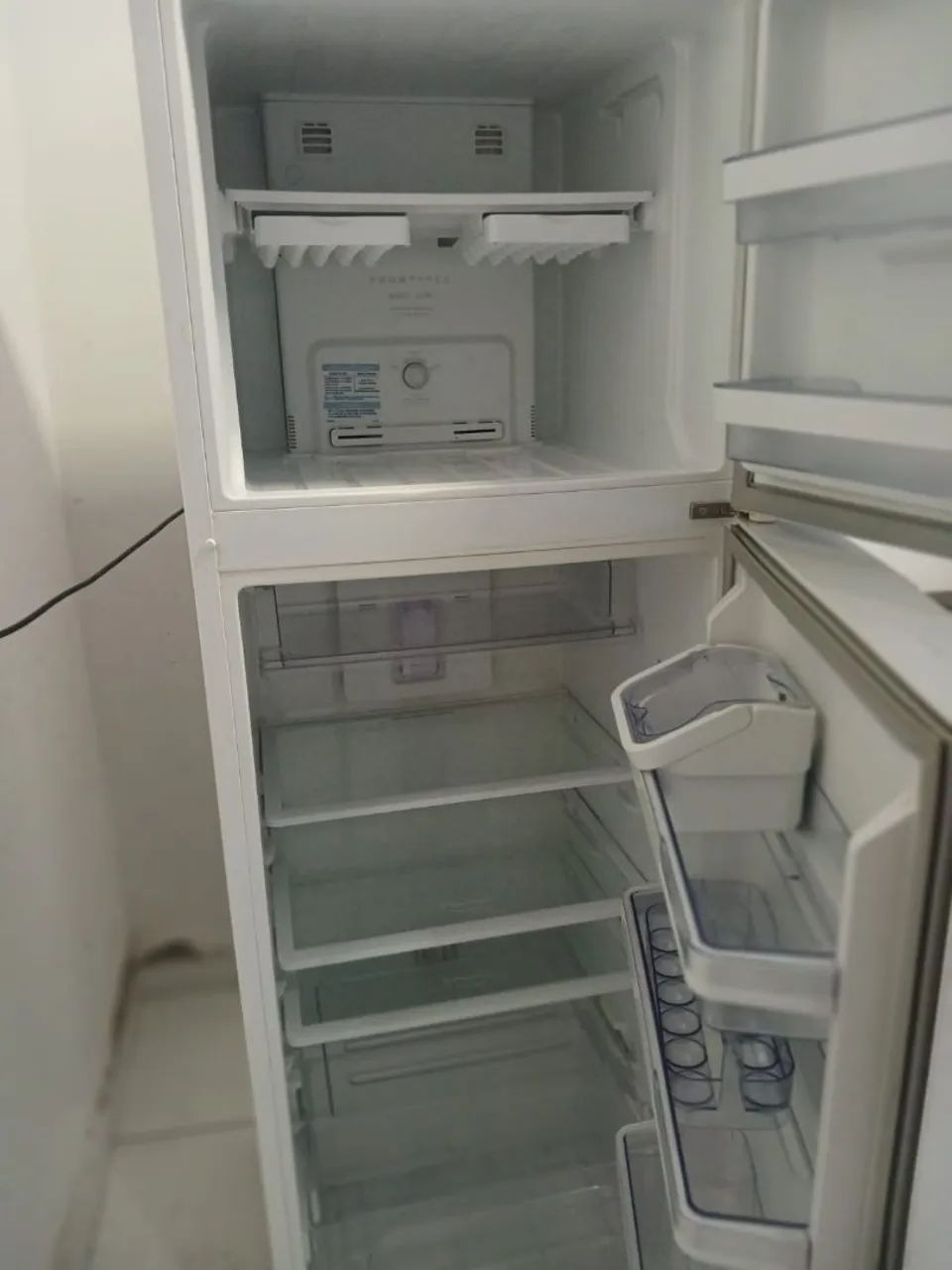 Vendo geladeira Electrolux! - Foto 3