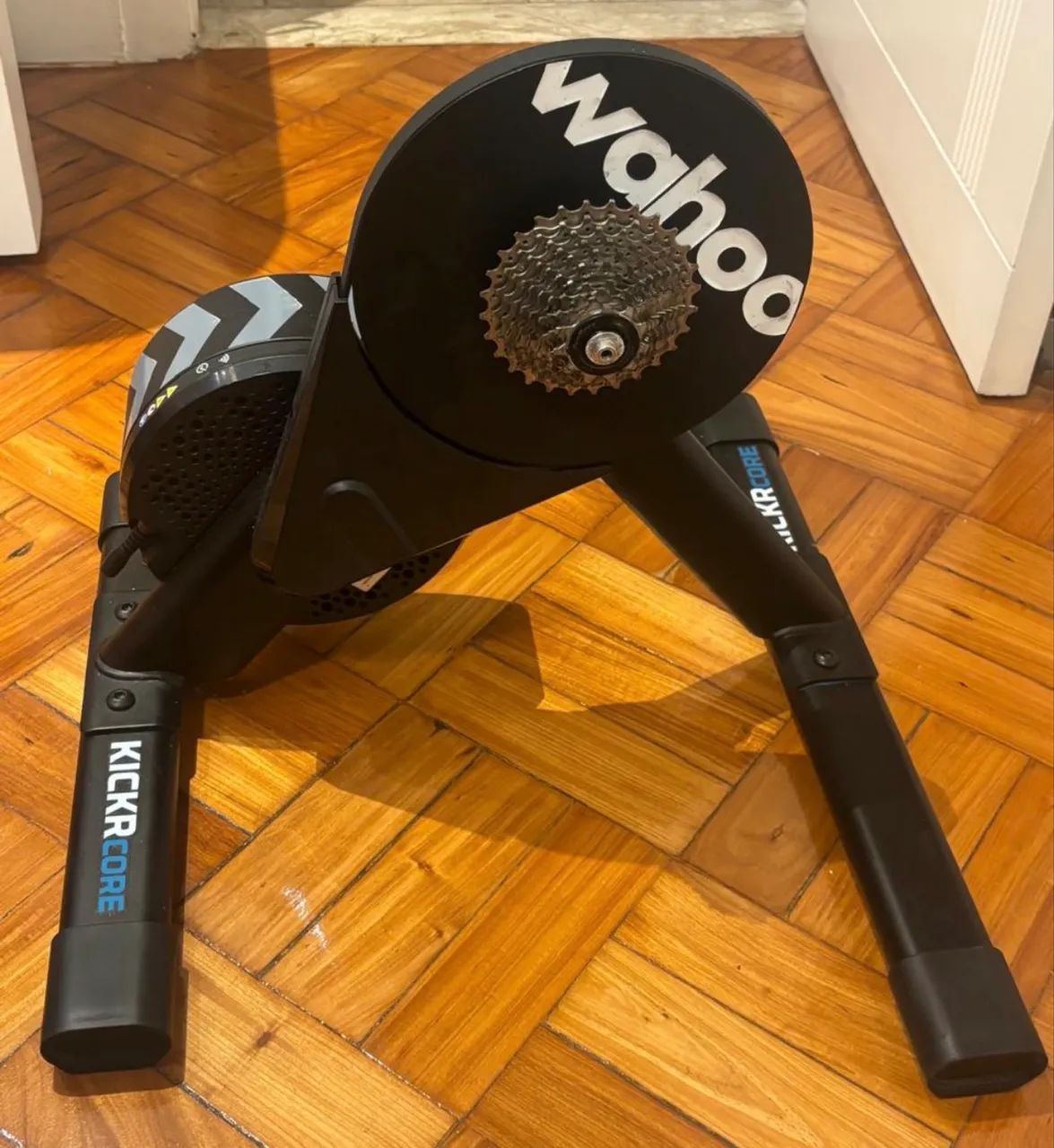 Rolo de treino indoor - Wahoo Kickr Core 2