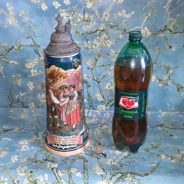 Tankard 40 cm, antigo trazido da Alemanha, tampa articulada de estanho em estilo gótico  - Foto 5