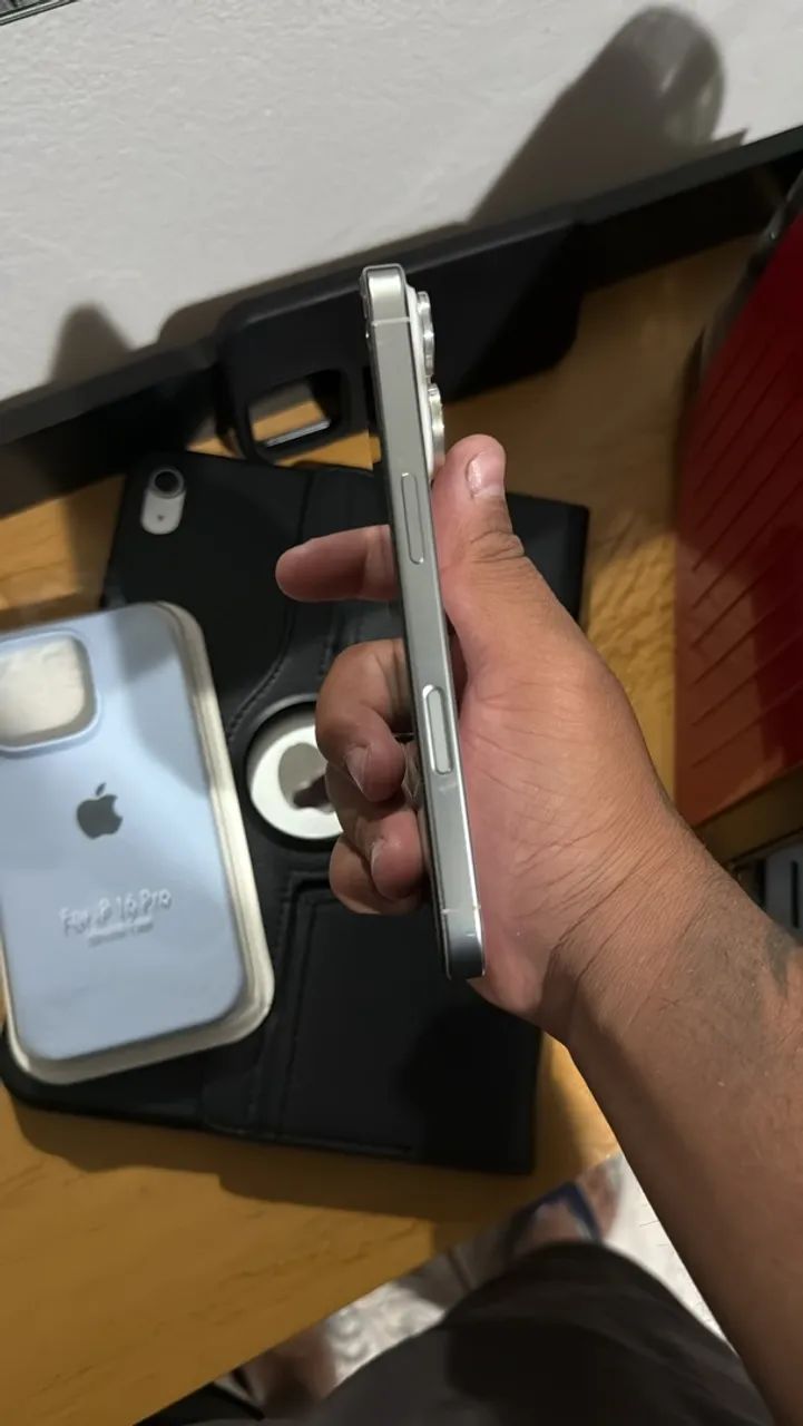 iPhone 16 pro - Foto 3