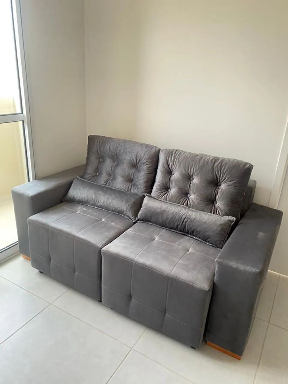 Sofá retrátil 1.80 metros com 2 almofadinhas! - Foto 2
