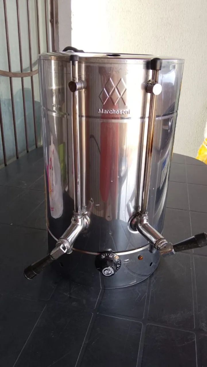 Cafeteira com defeito, esta furada  - Foto 2
