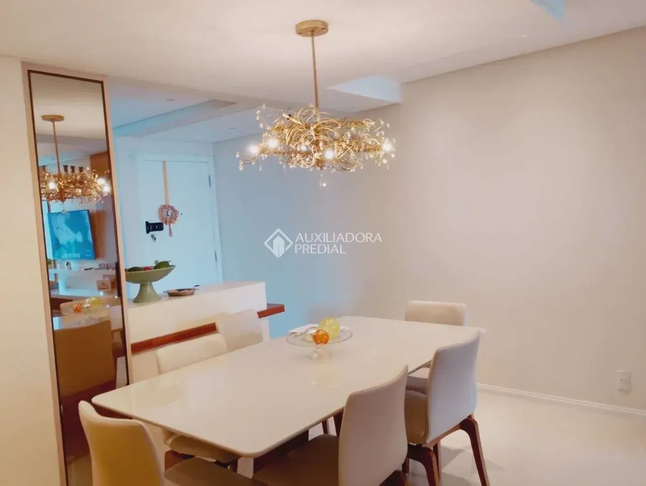 Apartamento com três quartos, sendo uma suíte, mais um escritório no Itacorubi - Foto 4