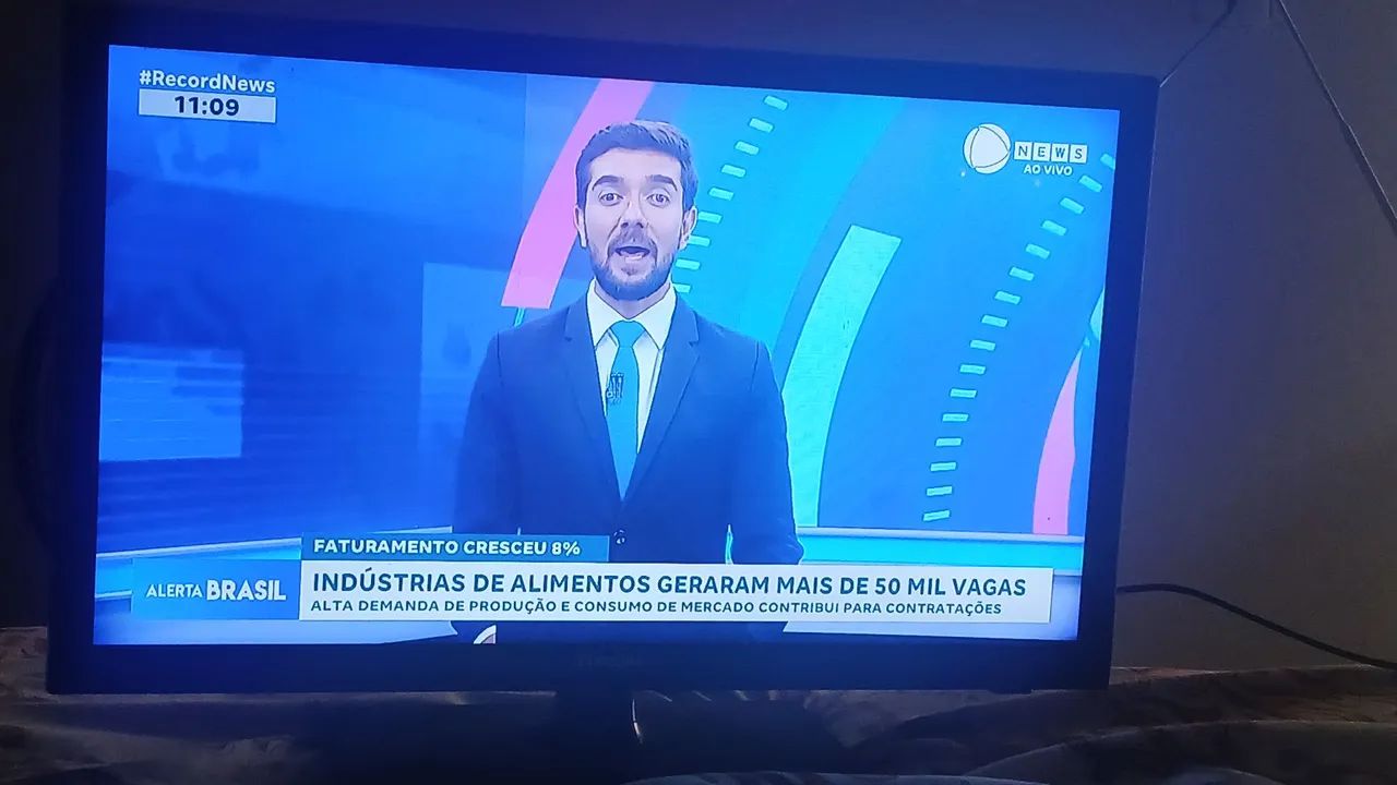Vendo TV Samsung 22 polegadas toda perfeita. Obs: não é smart.