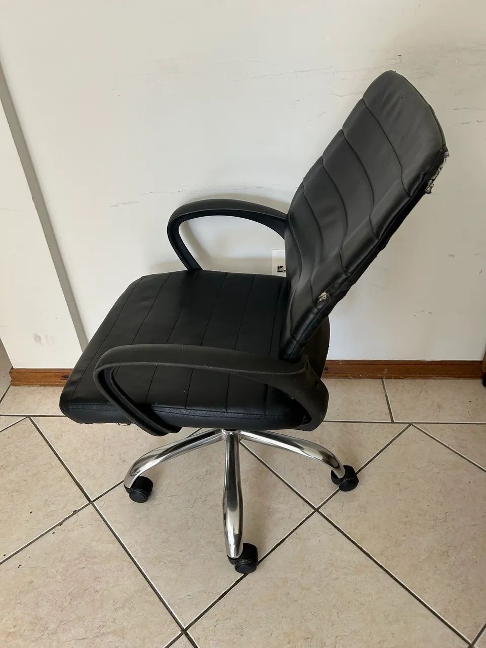 Mesa e cadeira de escritório  - Foto 4