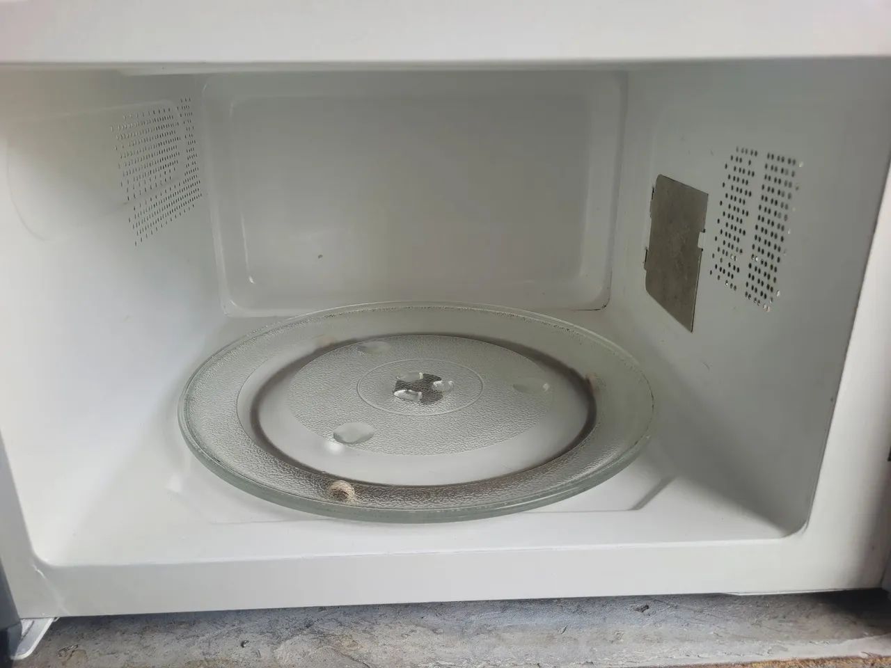 Microondas Midea 23 litros - Foto 2