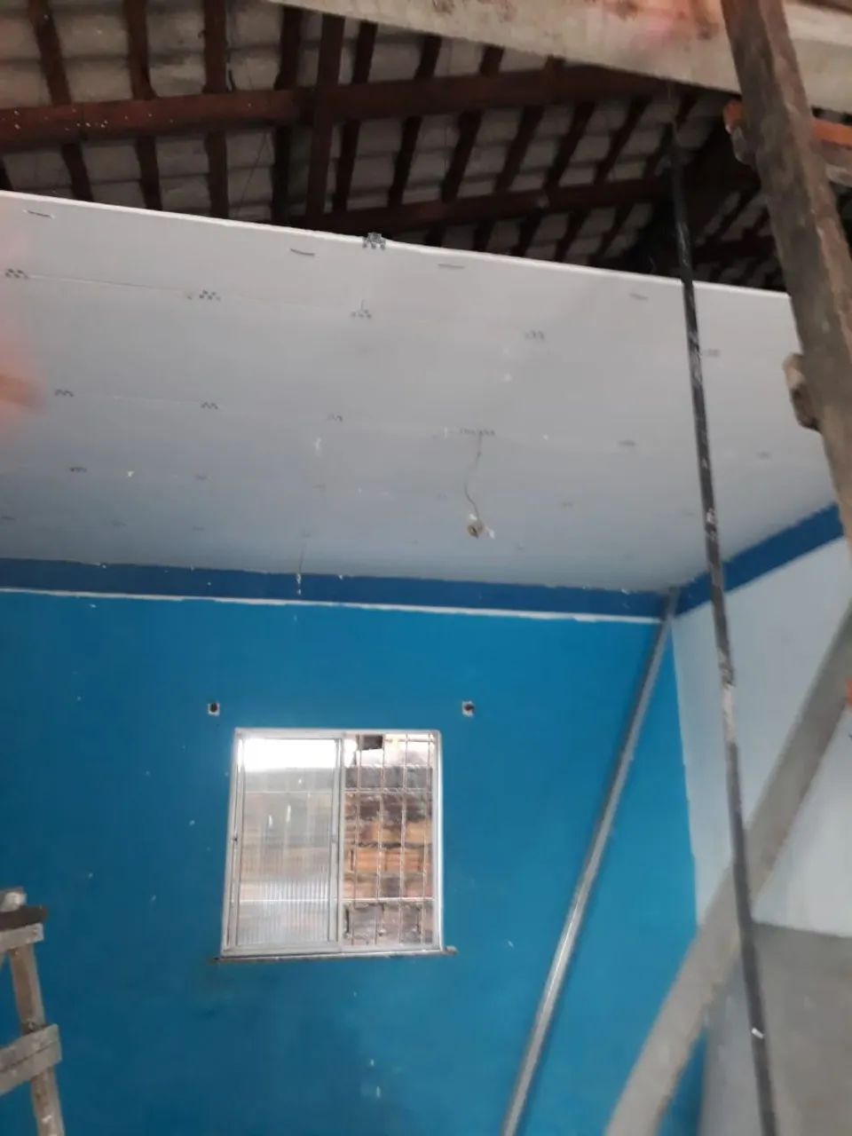 Trabalhamos com gesso e pinturas 