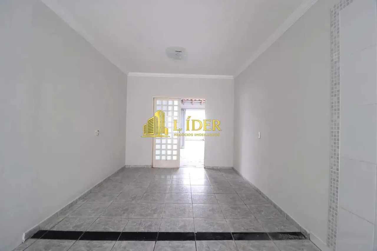 CASA BEM ESPAÇOSA NO JARDIM EUROPA