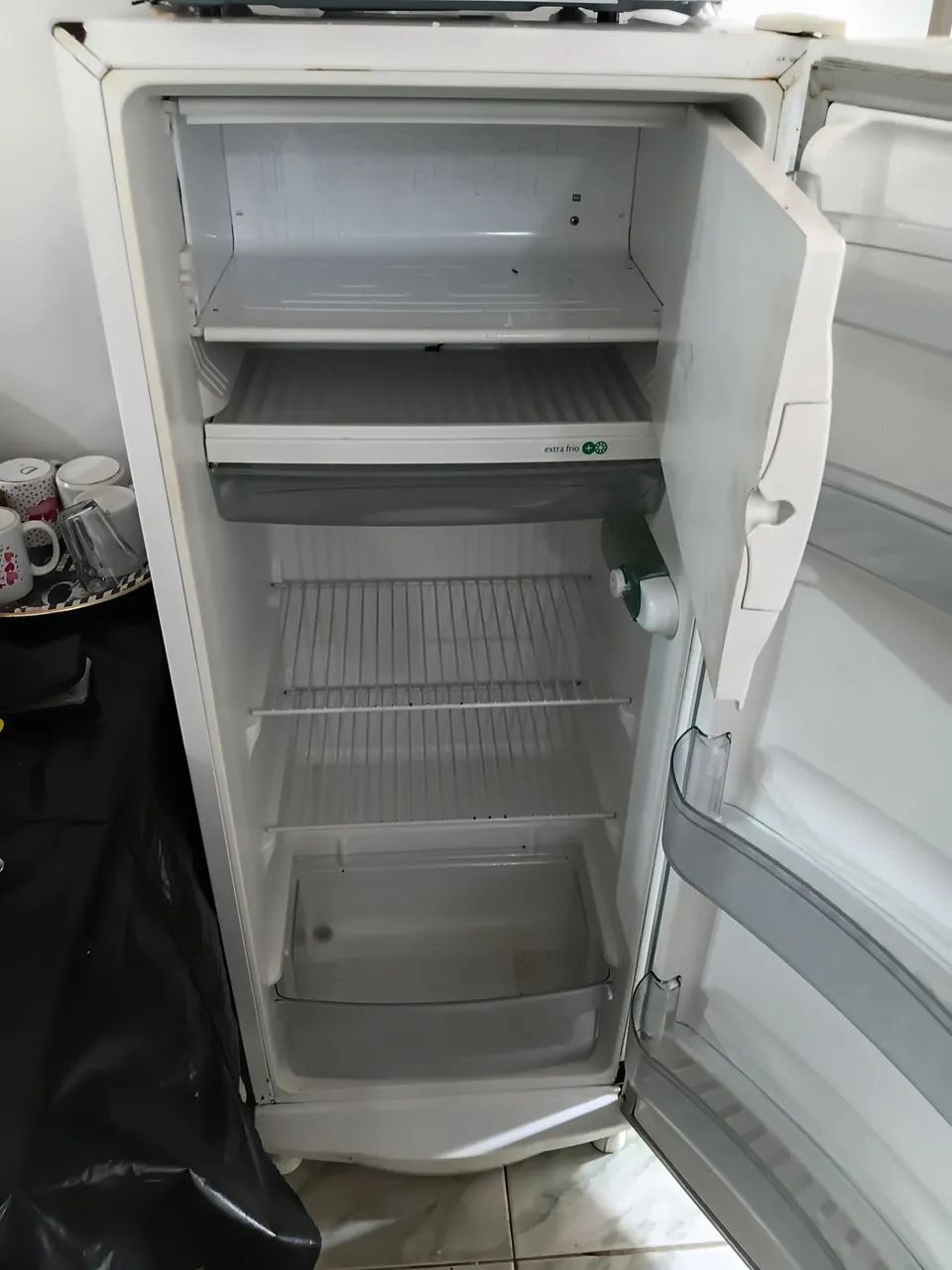 Vendo geladeira funcionando perfeitamente 