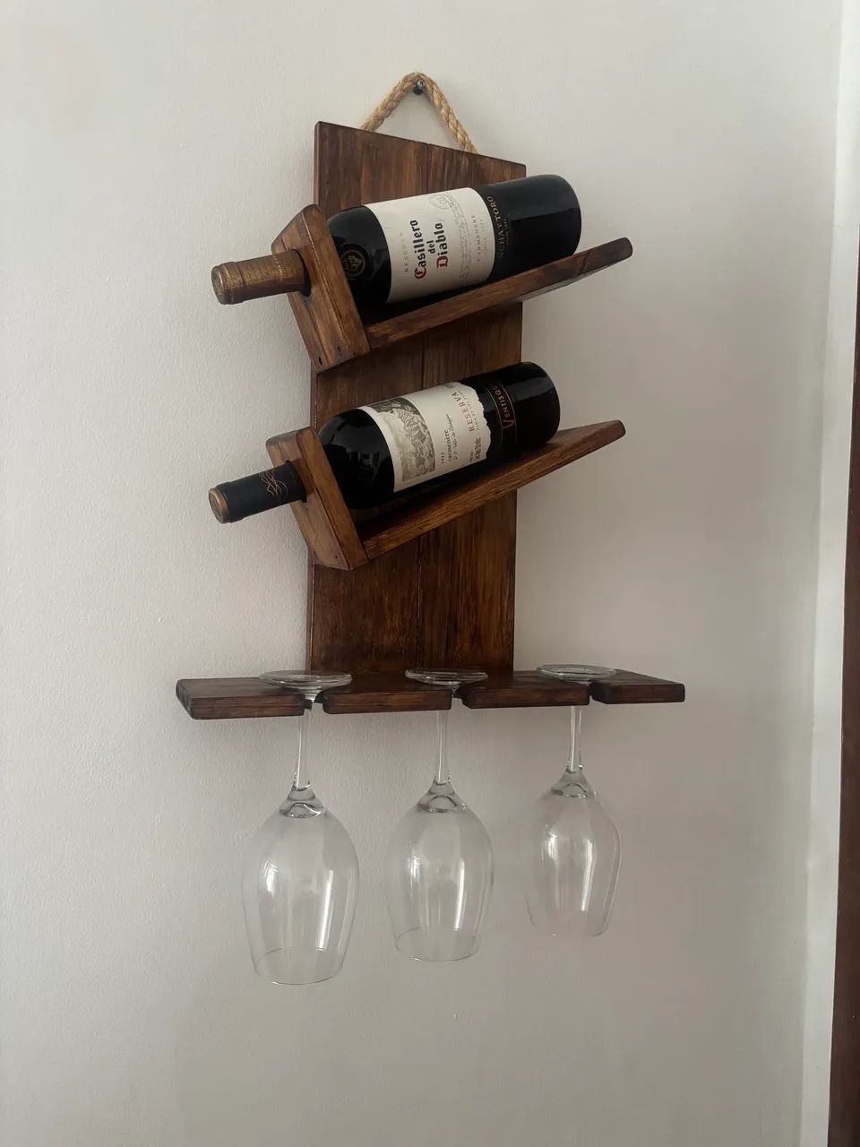 Suporte suspenso rústico para vinho  - Foto 2