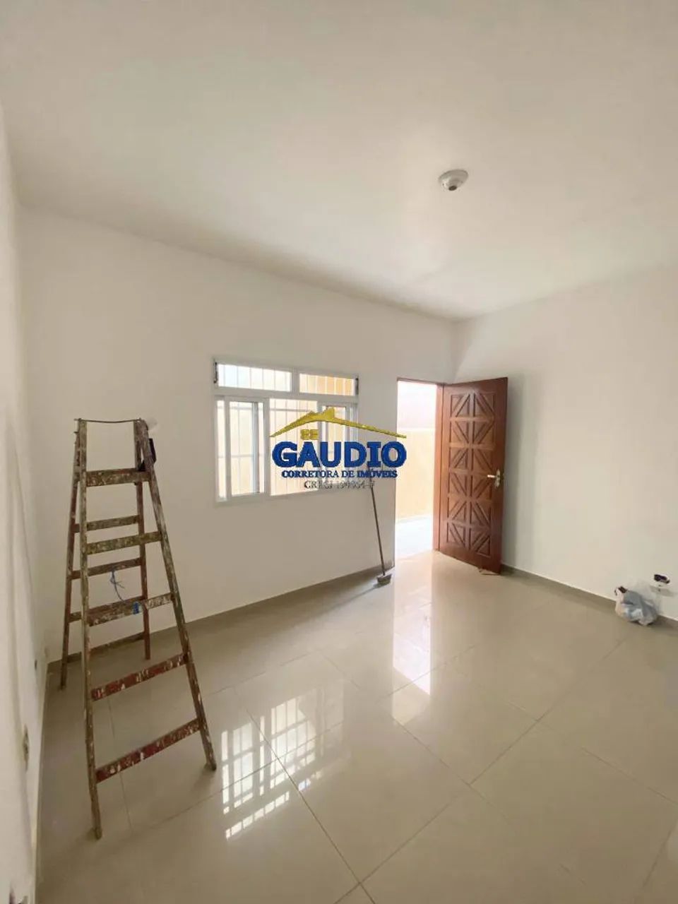 Alugo Excelente Casa Térrea c/ 2 Quartos - 2 Vagas Cobertas - Foto 3