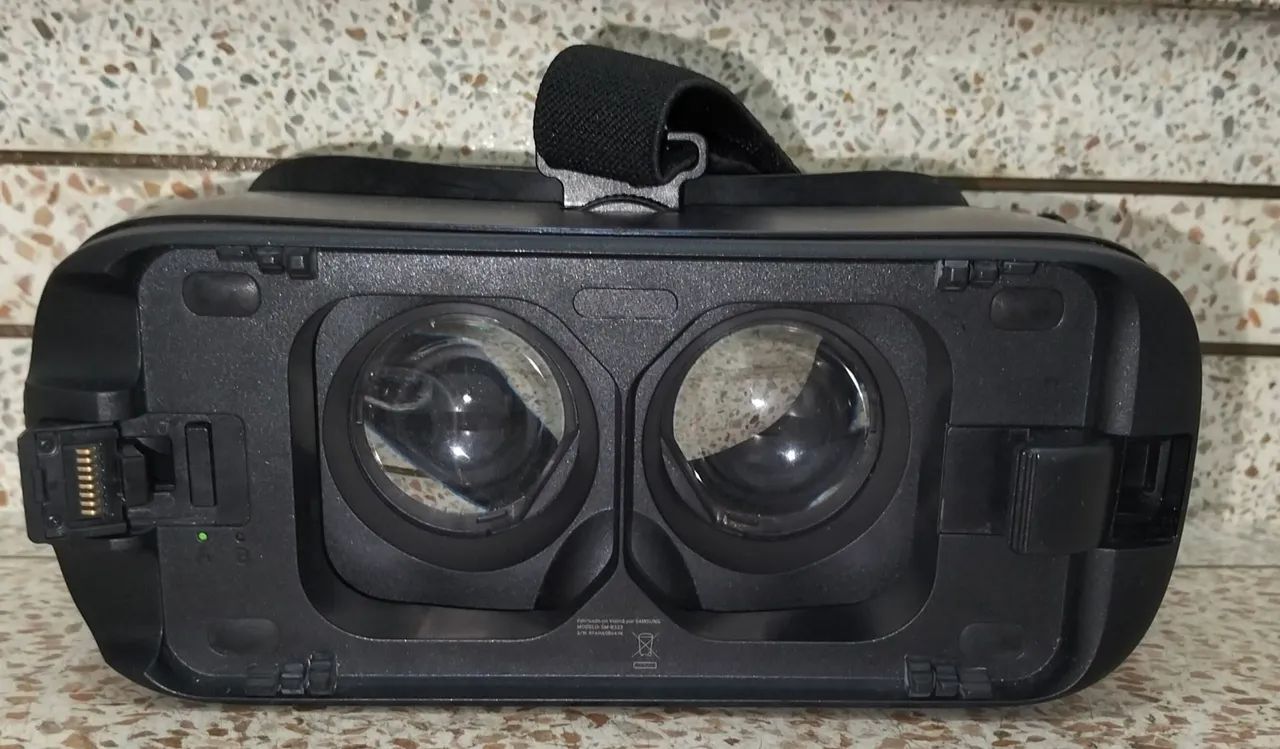 Óculos de Realidade Virtual Samsung Gear VR (Powered by Oculus) - Foto 2