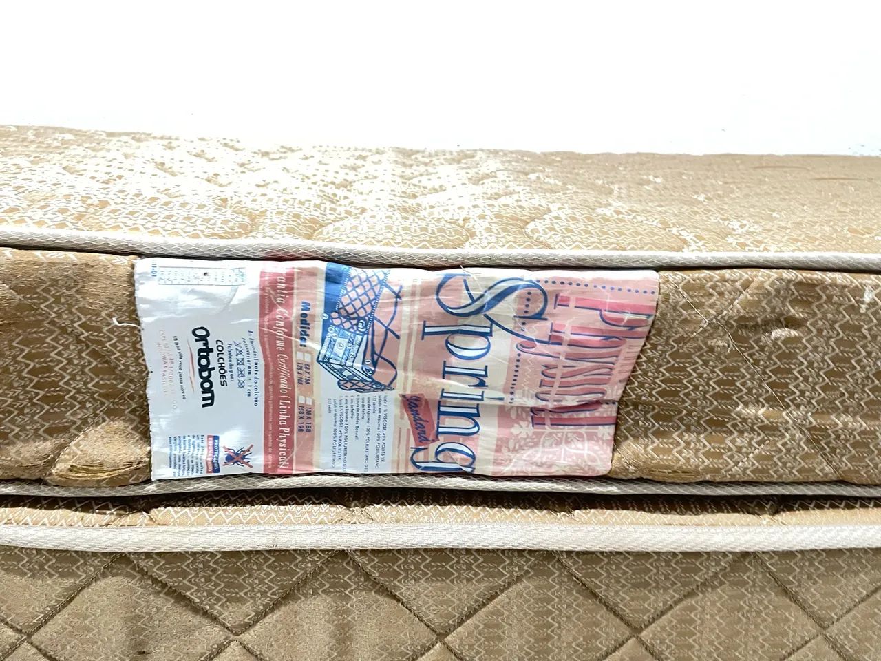 Cama de solteiro + dois colchões  - Foto 2