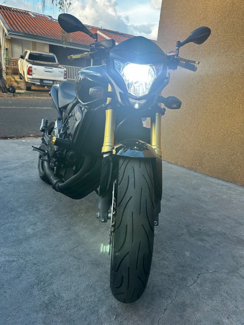 Vende se Hornet