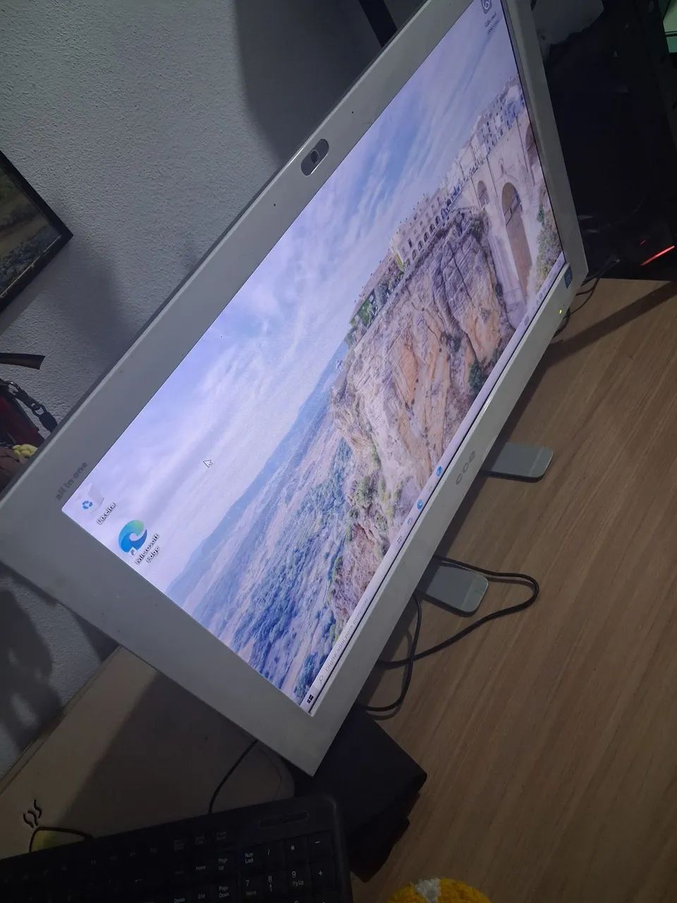 All In One Cce 24 Procesador Intel Celeron 4gb 120gb Ssd (Usado) - Foto 3