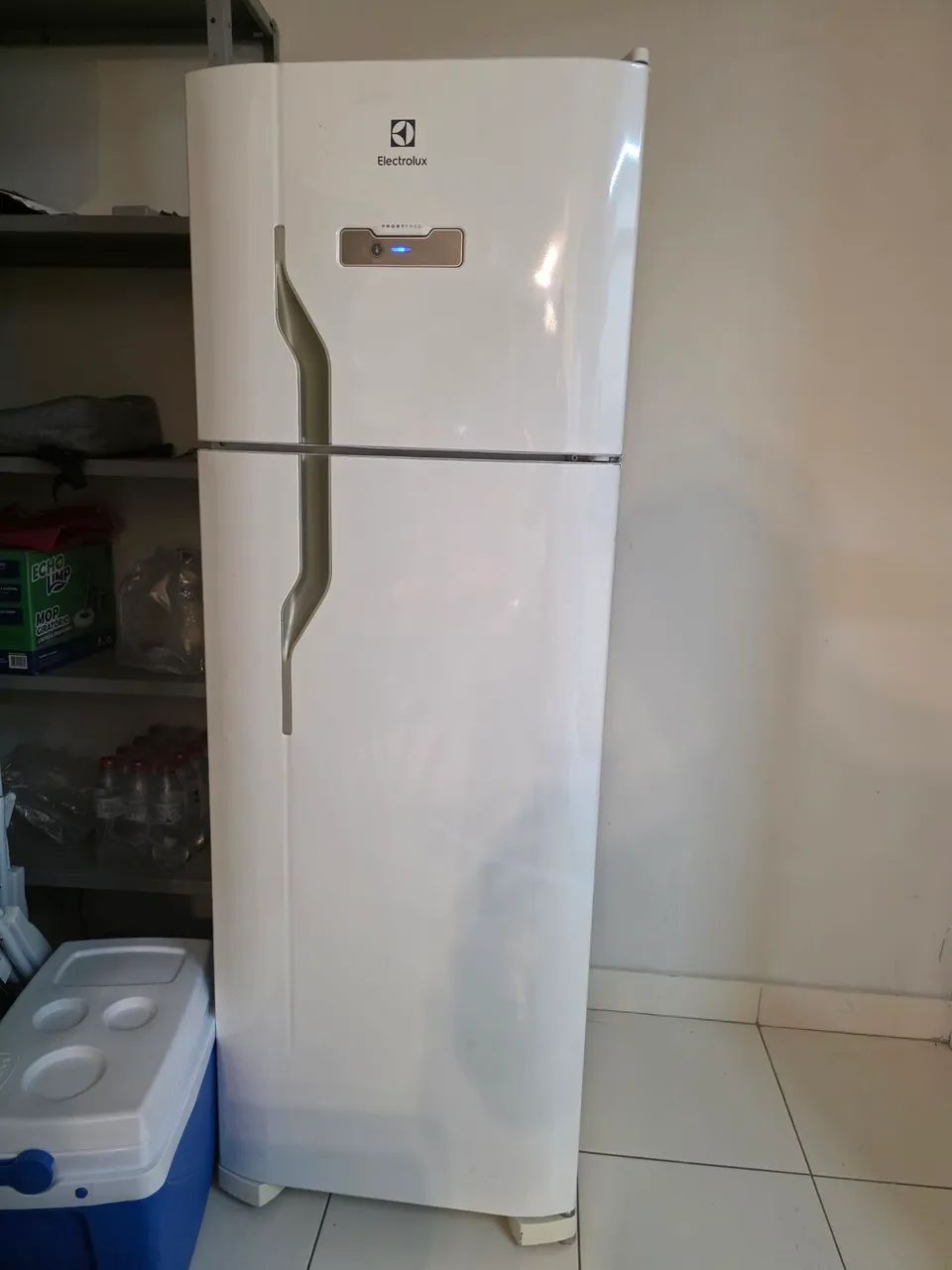 Geladeira Electrolux 210Vac - Foto 2