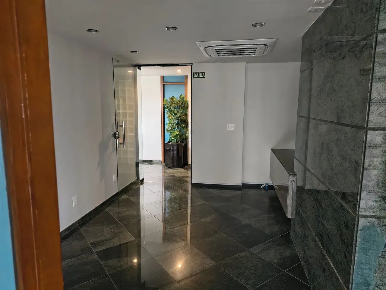 Conjunto comercial 150 m² - Reta da Penha  P- raia do Canto - Vitória - ES