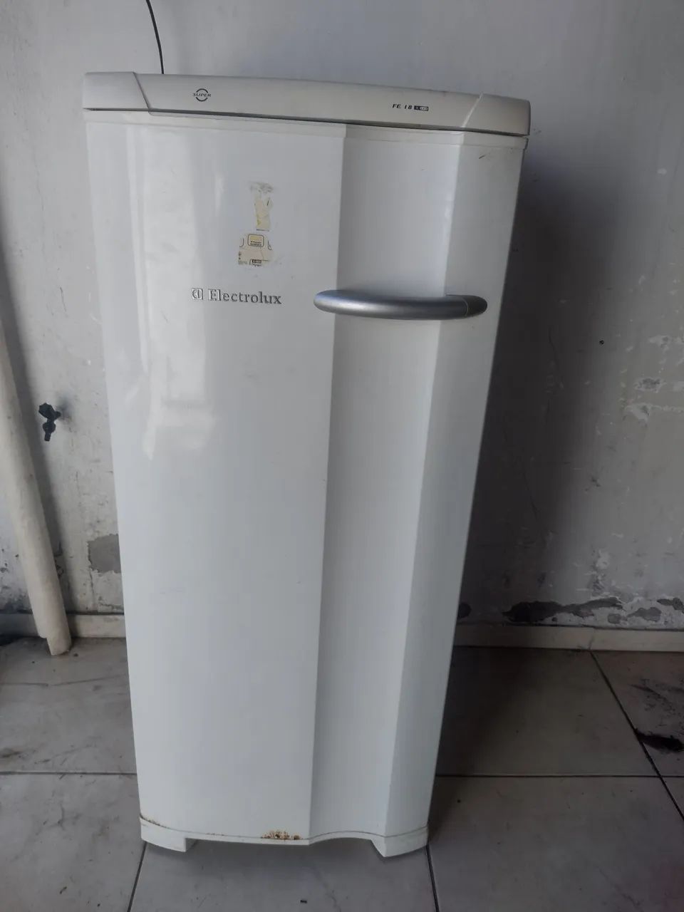 Vendo freezer vertical funcionando perfeitamente 