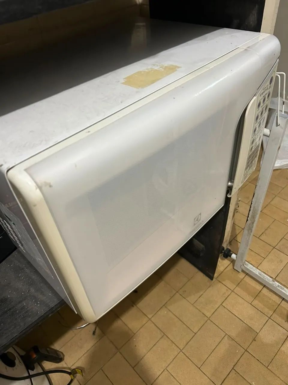 Microondas ELECTROLUX 31 LITROS - Foto 5