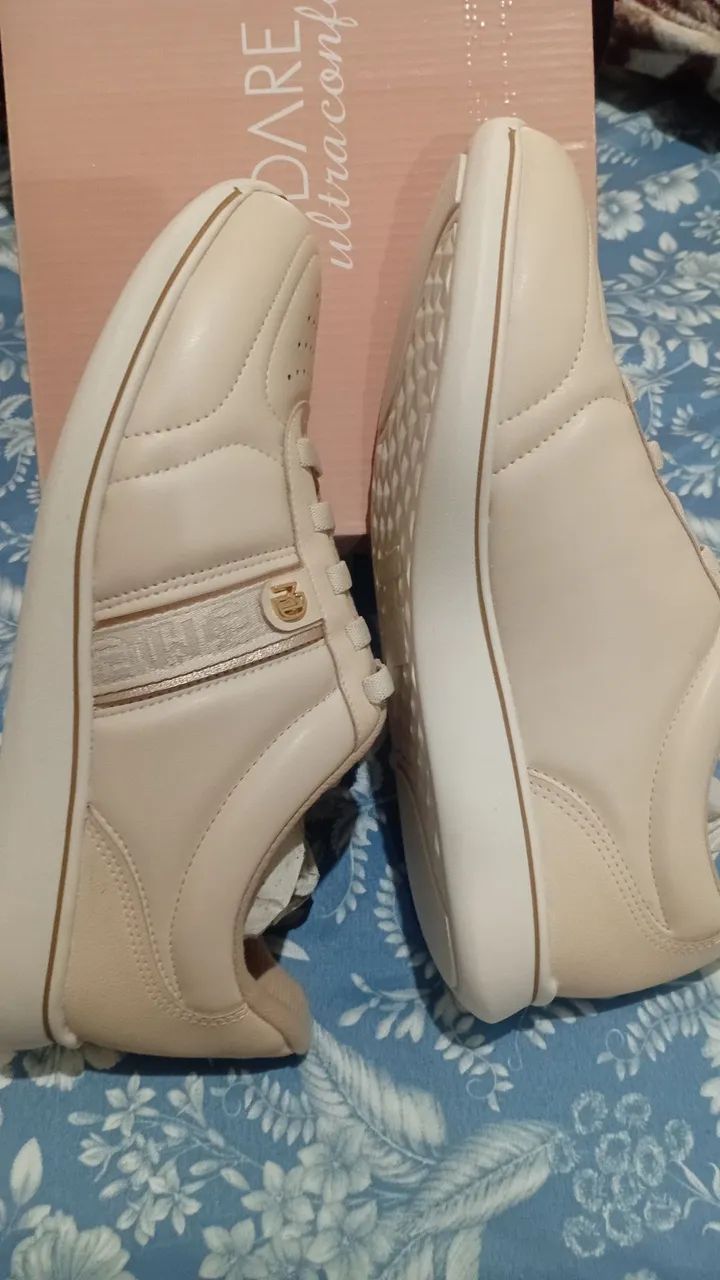 Tenis confortável  - tamanho 39