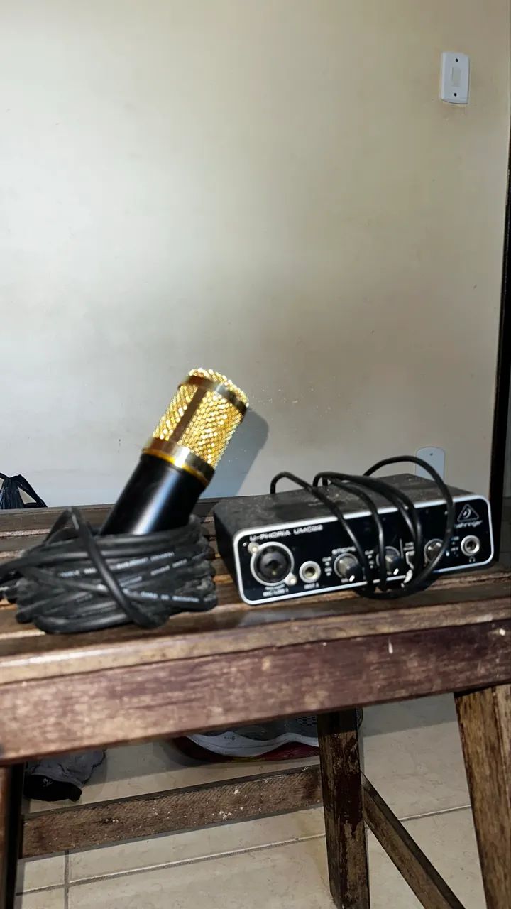 Interface de audio Behringer umc-22 (Brinde microfone + cabo) - Foto 3