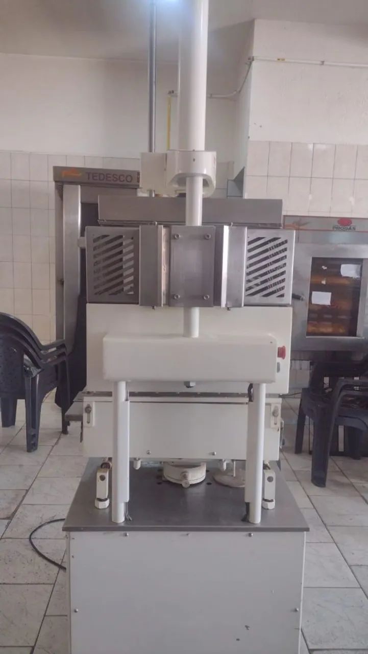 Pingadeira Hipólito 2011 com 140 horas de uso a venda  - Foto 2