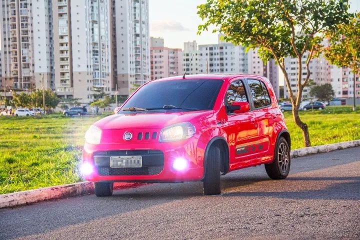 Fiat Uno Sporting 1.4 EVO Fire Flex 8V 4P 2012