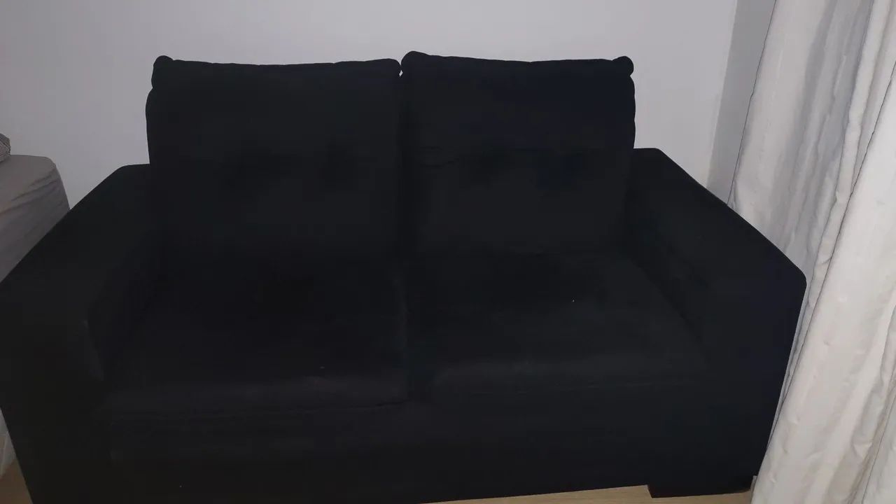 Sofá 2 lugares.