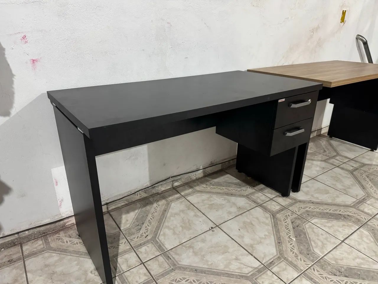 Escrivania com 2 gavetas  - Foto 4